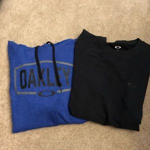 Pair of Oakley sweatshirts size L